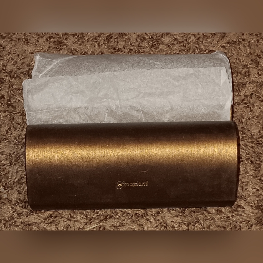 Sold As Reserved Listing.  Nwot Emozioni Safilo eye glass case